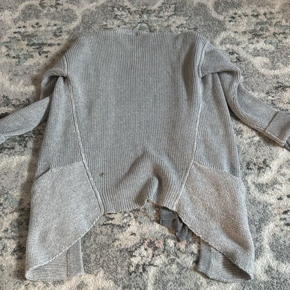 Lululemon Vestigan in Heathered Medium Grey / Heathered Angel Wing - Picture 11 of 13